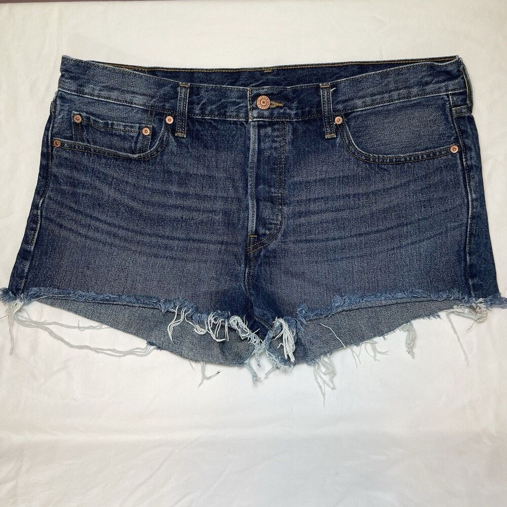 Levi's 501 Original High-Rise Shorts Womens Sz 32 Medium Wash Cutoffs Button Fly
